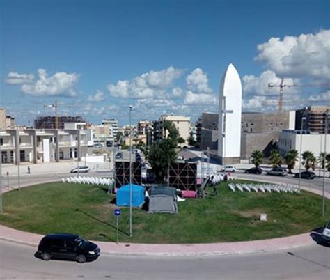 Quindici Molfetta Rotatoria Della Madonna Della Rosa A Molfetta Come