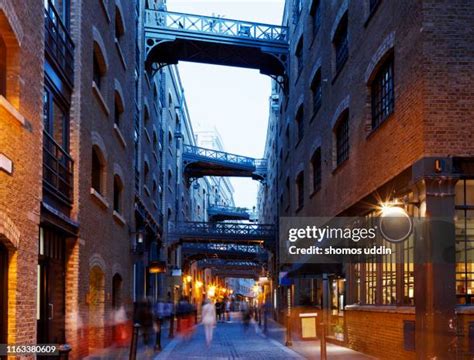 Old London Docklands History Photos and Premium High Res Pictures ...