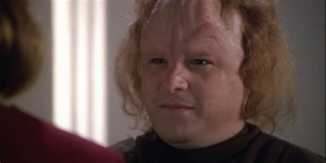 Star Trek: 7 Casting Decisions That Hurt Voyager (And 15 That Saved It)