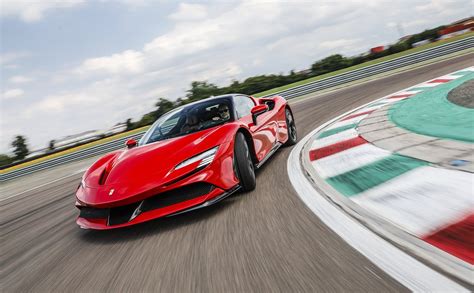 Notre Essai De La Ferrari Sf Stradale Hybride Rechargeable