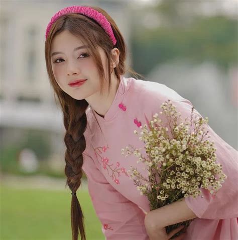 Ngắm body như tạc tượng của hot girl Sài Thành Saostar Media