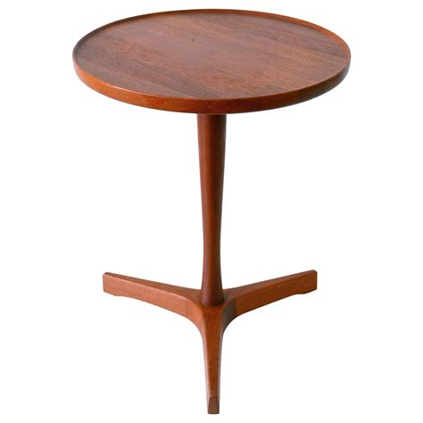 Elegant Mid Century Modern Teak Side Table By Hans C Andersen For