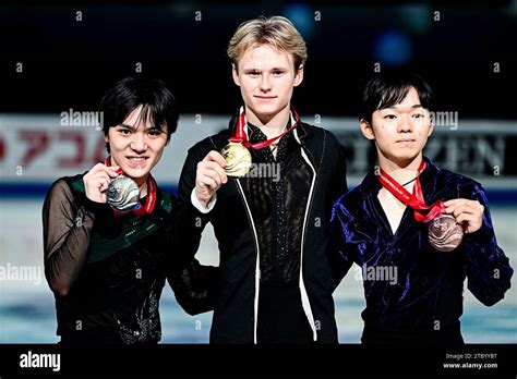 Beijing China Th Dec Senior Men Awards L R Shoma Uno Jpn