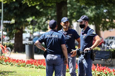 Rotta Di Collisione Euro Contro Welfare