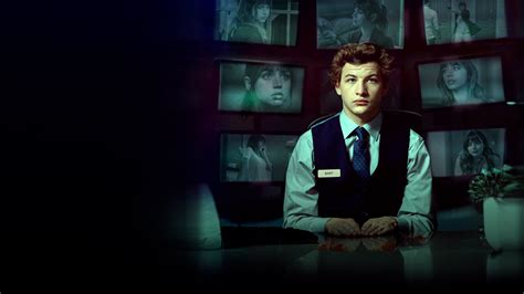«Ночной портье» (The Night Clerk, 2020, фильм) — смотреть онлайн в ...