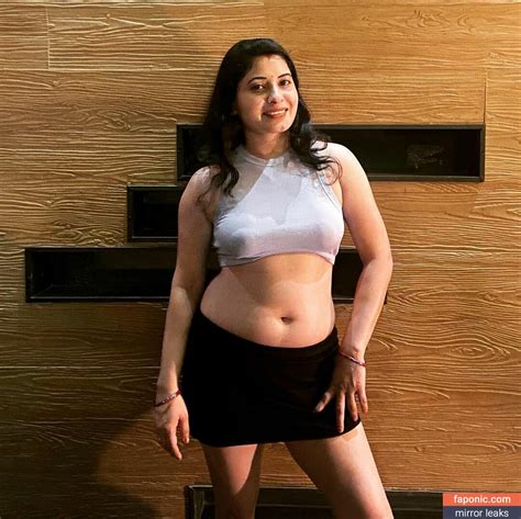 Renu Chandra Aka Renu Chandra Nude Leaks Faponic