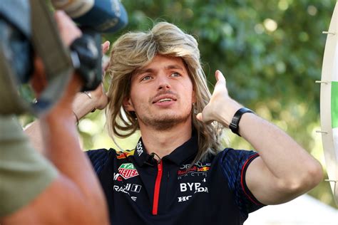 Off Track on Twitter Max Verstappen version féminine ou Valtteri