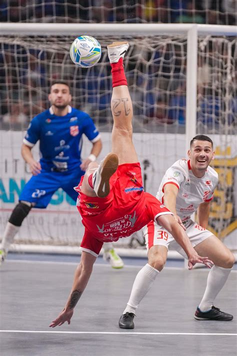 nove times de outros países Paranaguá recebe a Copa Mundo do