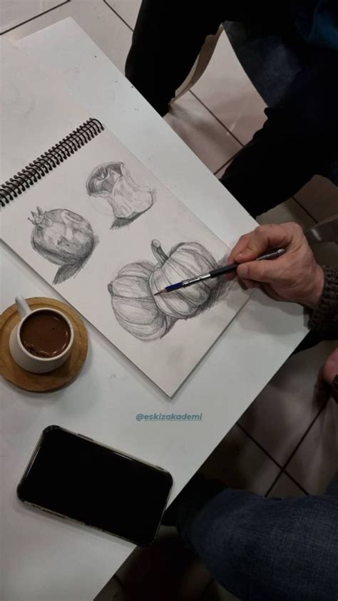 adlı kullanıcının paper panosundaki Pin | Eskiz, Çizim, Sanatsal