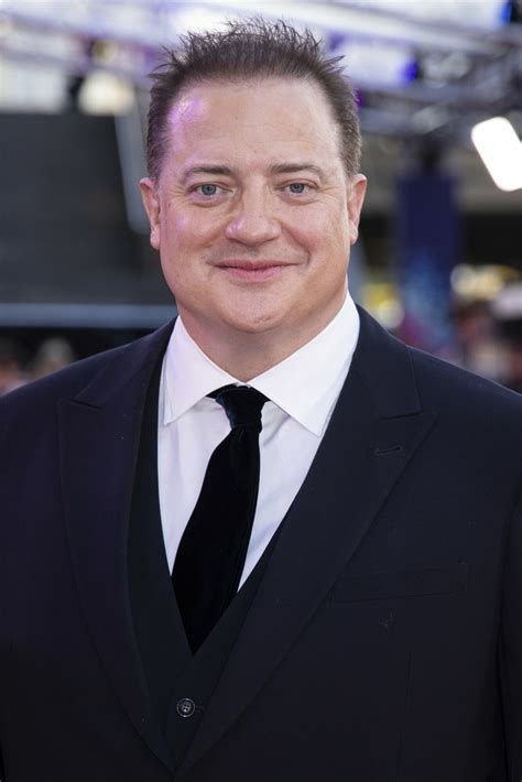 Brendan Fraser Wr Ci Do Aktorstwa W Spektakularny Spos B Za Kreacj W