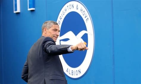 Brightoni Shkarkon Trajnerin Hughton Epoka E Re