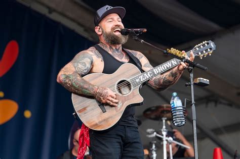 Zac Brown Band Singer Looks So Ripped After Unrecognizable Weight Loss