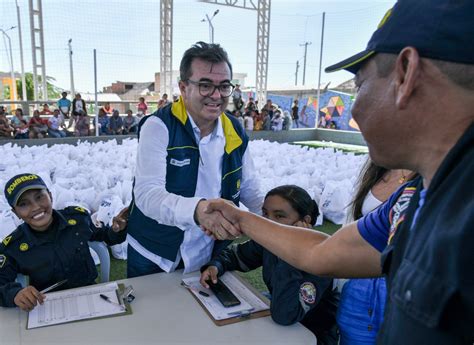 Procuraduría formula cargos contra Olmedo López por escándalo de