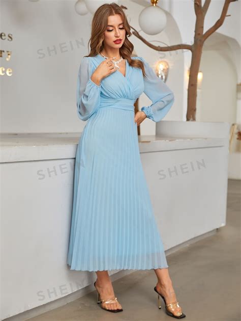 SHEIN Modely Surplice Neck Pleated Hem Dress SHEIN EUR