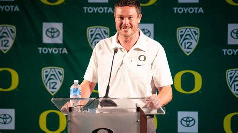 Oregon Football: Dan Lanning takes shot at Colorado for leaving Pac-12