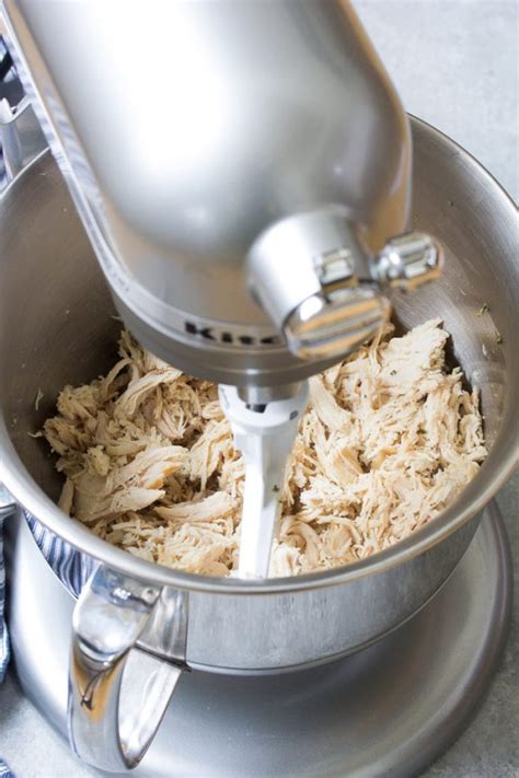 how to shred cooked chicken