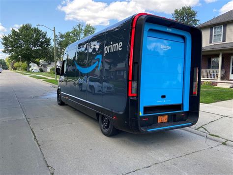 Your Amazon Packages May Soon Be Delivered By Rivian’s Cargo Van - Carlist