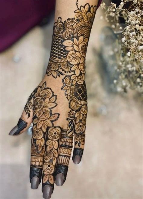 Pin by 𝙺𝚑𝚊𝚗 𝙰𝚗𝚊𝚖𝚝𝚊 on Henna designs Back hand mehndi designs Mehndi