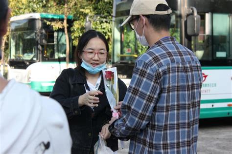 理学•基石•情——理学院举行第九届教师节“花之祝福”活动 共青团昆明理工大学委员会