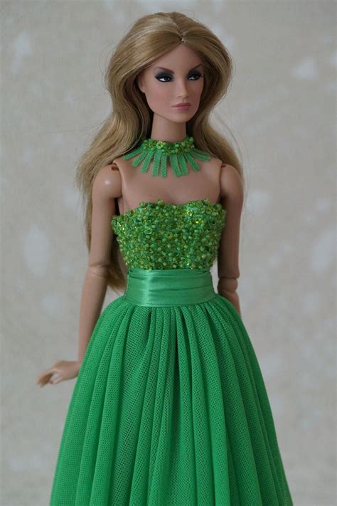 Green Fashion Couture | Вечерние платья, Одежда для барби, Платья