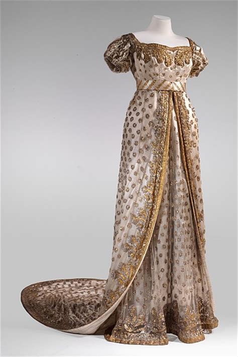 Ceremonial dress and train of Maréchale Davout, ca. 1810 | Die Welt der ...