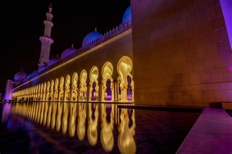 Premium Photo | Illuminated sheikh zayed mosque at night