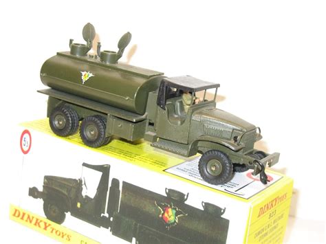 DINKY TOYS GMC Citerne Militaire Et Conducteur Ref 823 Version N2