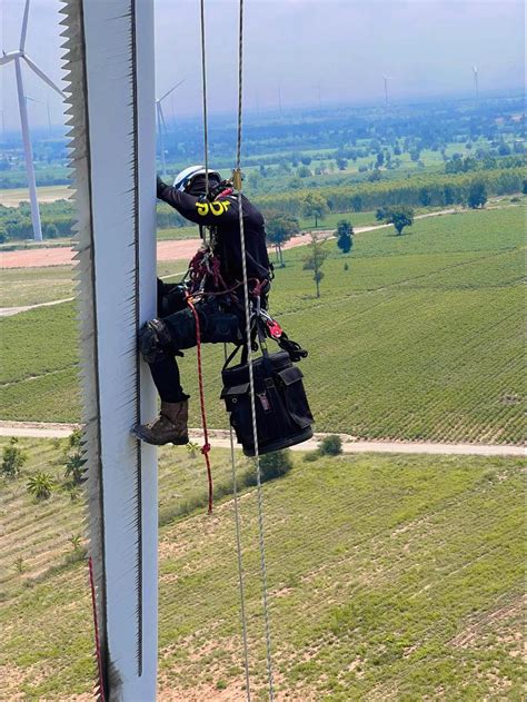 Wind Turbine Blade Inspection Service Via By Rope Access Service