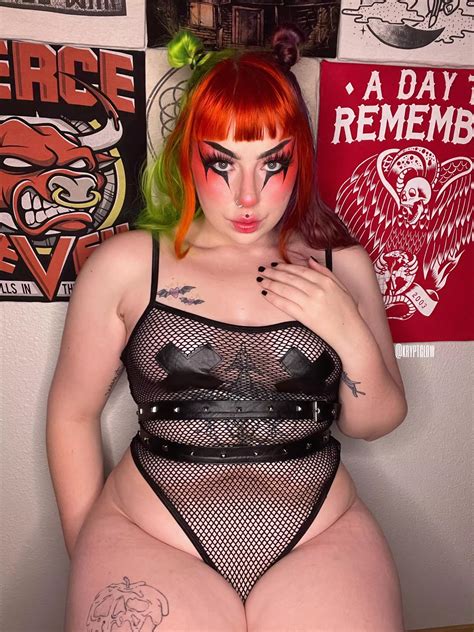 Goth Girls And Thick Thighs Nudes Thighs NUDE PICS ORG