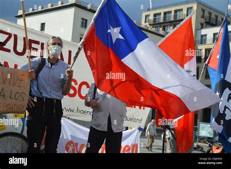 Salvador allende 1973 hi-res stock photography and images - Alamy