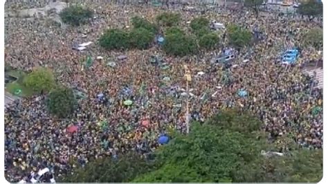 Vídeo mostra multidão impressionante no Rio de Janeiro em frente ao