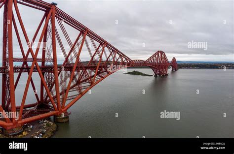 Forth bridge aerial hi-res stock photography and images - Alamy