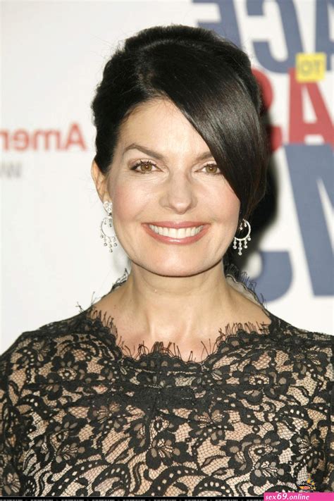 Sela Ward Nude Sexy Photos