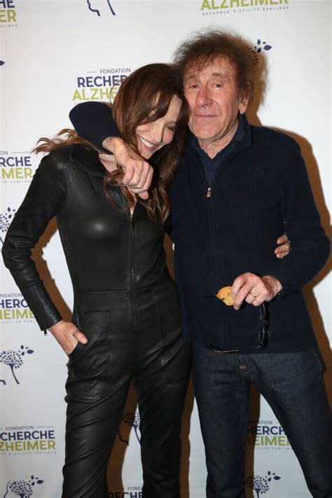 Photo Carla Bruni était particulièrement sexy pour une soirée passée