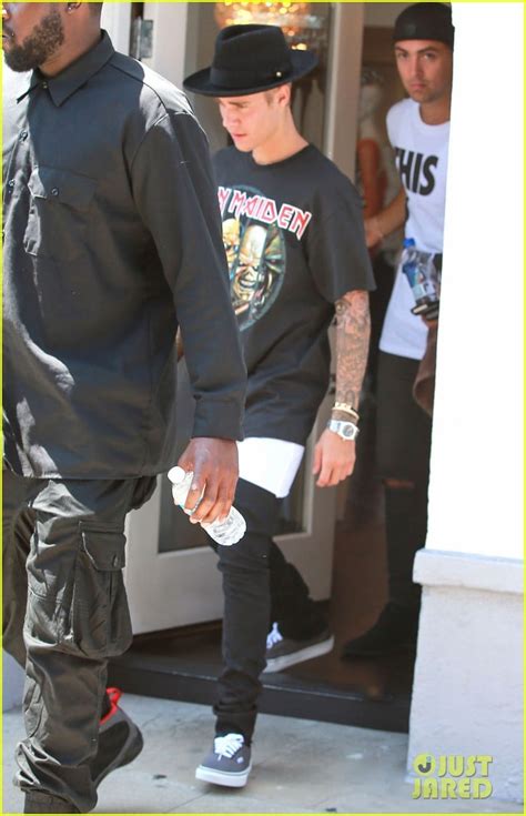 Justin Bieber Deleted His Butt Naked Photo From Instagram Photo Photo Gallery Just