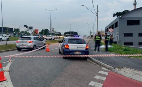 Motociclista Bate Forte Contra Placa De Sinaliza O E Morre Em Grave