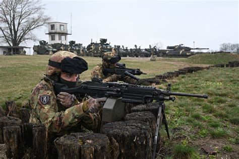 I Militari Della Brigata Meccanizzata Aosta Di Messina Impiegati Nell