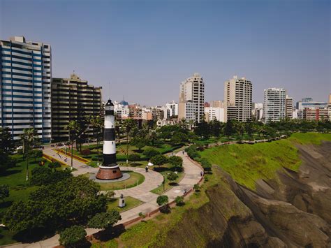 El faro de la Marina, Miraflores, Lima, Perú : r/PERU