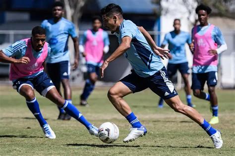 Duelo De Gigantes Cruzeiro Desafia Gr Mio No Sul Pra Ficar Mais Perto