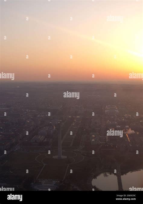 Washington monument aerial view hi-res stock photography and images - Alamy