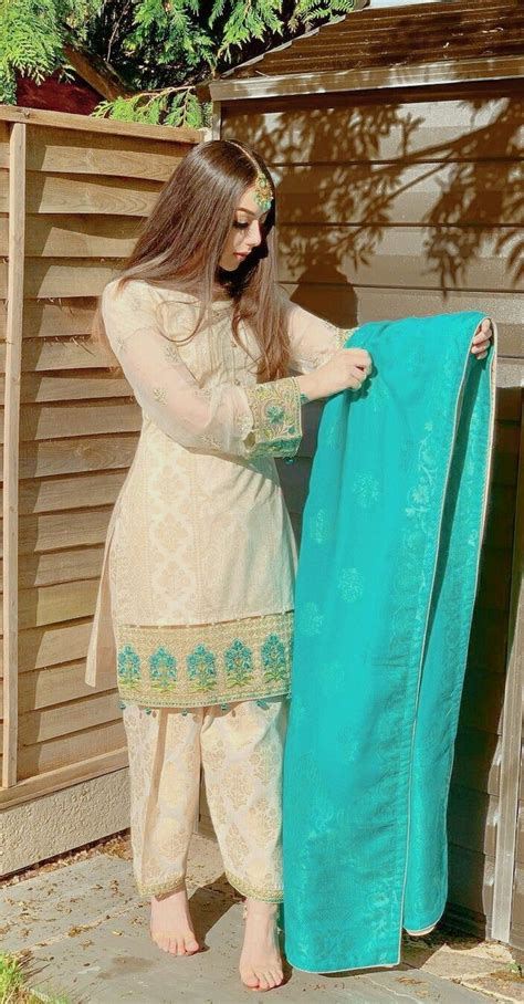 Pin On Dpzzzzz😮 Stylish Dress Book Pakistani Fancy Dresses Party