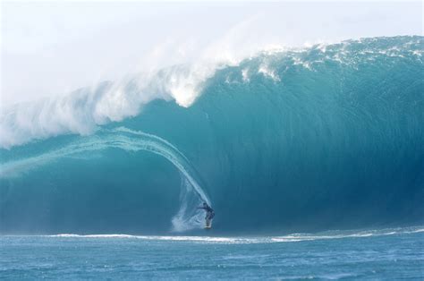 PHOTOS - BIG BIG WAVE SURFING : EXTREME - XarJ Blog and Podcast