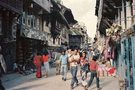 Kathmandu Street Scene 1987 : r/NepalPics