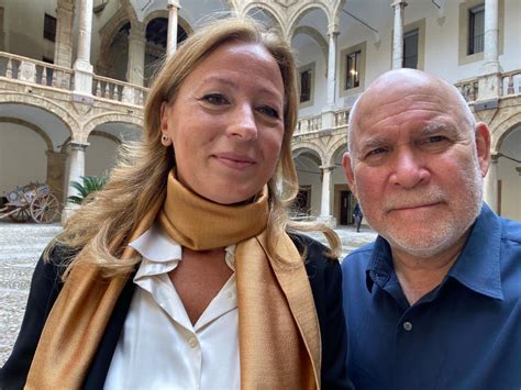 Steve Mccurry Visita Palazzo Reale Fondazione Federico Secondo