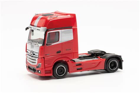 Herpa Mercedes Benz Actros Gigaspace Zugmaschine Edition