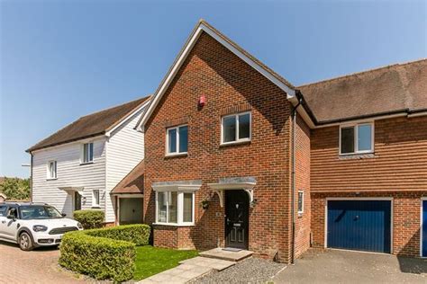 The Hemsleys Pease Pottage Crawley Rh Bedroom Semi Detached