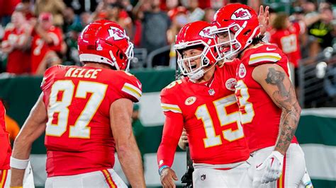 Patrick Mahomes Sets Td Record As Kansas City Chiefs Hold Off New York Jets With Taylor Swift