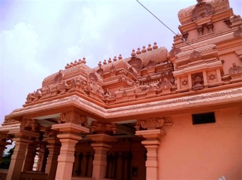 Domes Of Chattarpur Temple, Delhi | Veethi