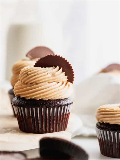 Peanut Butter Chocolate Cupcakes Stephanie S Sweet Treats