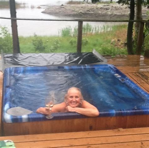 A Dip In The Hot Tub Is Nice At Any Time Especially In The Rain Unique Vacations Hot Tub